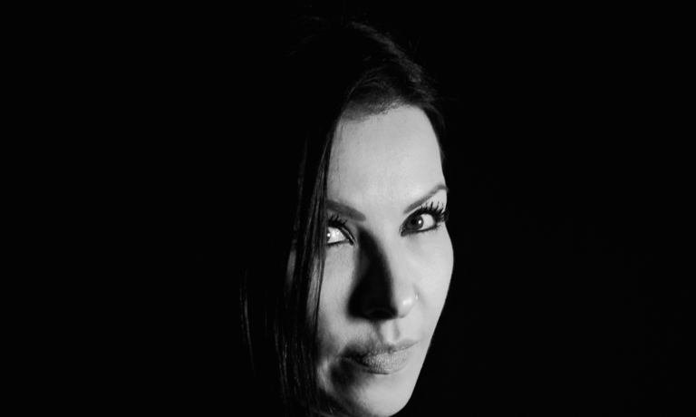 Candy Cox: “La música me salvó y me dio un propósito. Si consigo que alguien sienta lo mismo en una sesión, todo tiene sentido”
