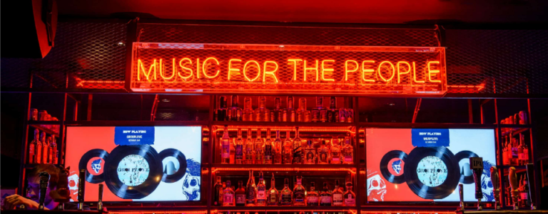 Club y festival: dos formas distintas de habitar la música electrónica