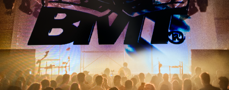 Breaks y bass: Razzmatazz se entrega al sonido UK con su fiesta BMT